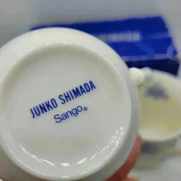 NEW Set of 2 JUNKO SHIMADA Coffee Mug Blue & White Floral Silver Leaf Signed - Picture 7 of 11